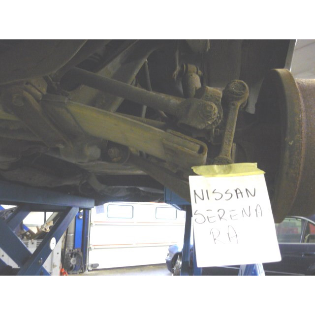 Tige de réaction arrière droite Nissan Serena (C23) (1992 - 2002) MPV 2.0 SLX,SGX 16V (SR20DE)