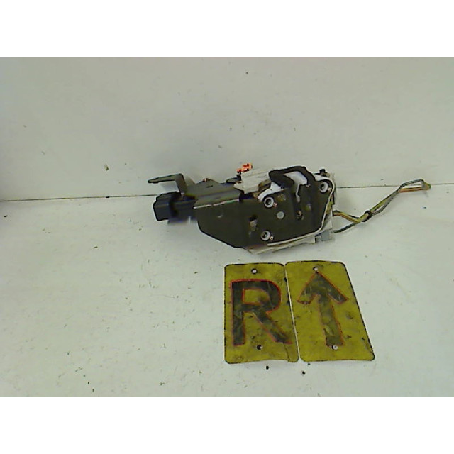 Verrouillage central électrique de porte à mécanisme de verrouillage avant droit Suzuki Wagon-R+ (RB) (2004 - 2005) MPV 1.2 16V (Z12XEP)