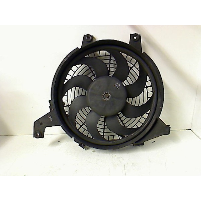 Moteur de ventilateur Kia Joice (2001 - 2003) MPV 2.0 16V (A0001E222.0 16V)