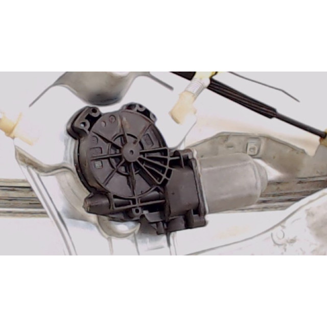 Mécanisme de vitre avant droit Renault Clio III Estate/Grandtour (KR) (2007 - 2012) Combi 1.5 dCi 70 (K9K-768)