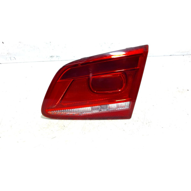 Feu arrière de porte de coffre - droit Volkswagen Passat (362) (2010 - 2014) Sedan 1.4 TSI 16V (CAXA(Euro 5))