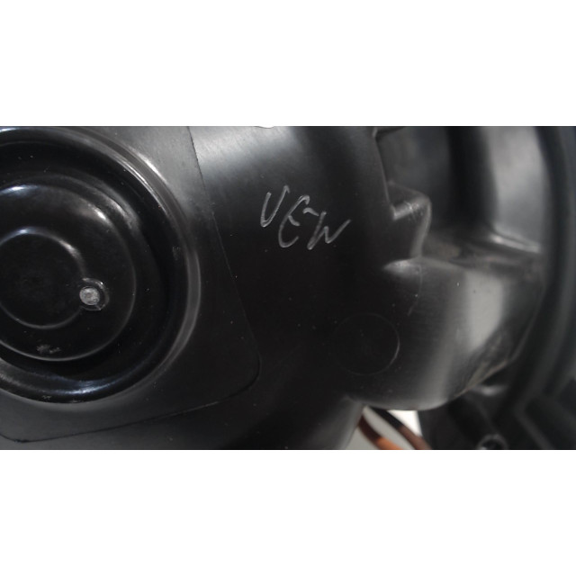Moteur de ventilateur de chauffage Volkswagen Golf VII (AUA) (2012 - 2020) Hatchback 1.6 TDI 16V (CLHA)