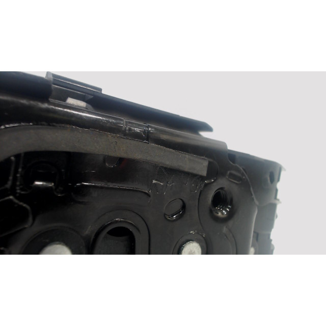 Verrouillage central électrique de porte à mécanisme de verrouillage arrière droit Skoda Rapid Spaceback (2015 - 2019) Combi 1.2 TSI 16V (CJZC(Euro 6))