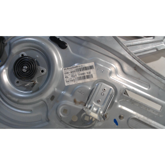Mécanisme de vitre avant droit Kia Sportage (SL) (2010 - 2016) Terreinwagen 1.7 CRDi 16V 4x2 (D4FD)