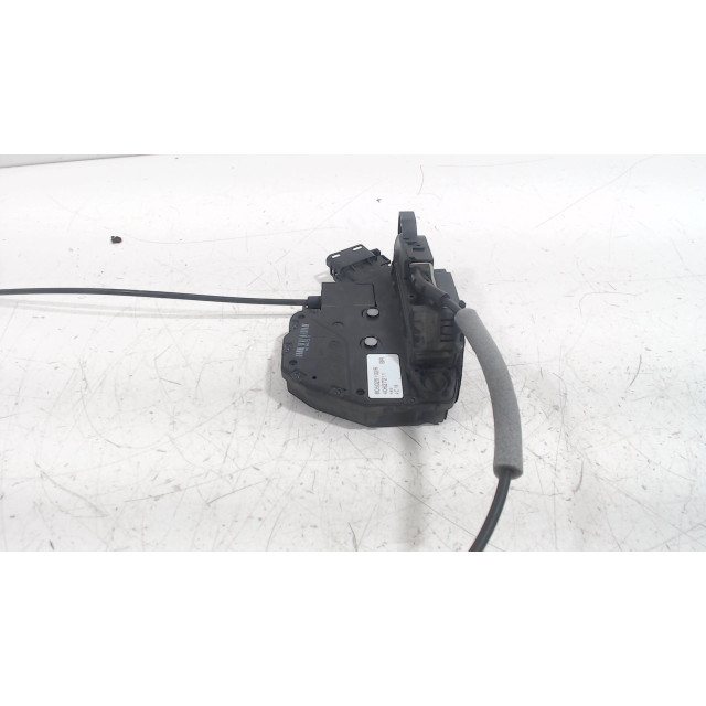 Verrouillage central électrique de porte à mécanisme de verrouillage avant droit Opel Vivaro (2014 - présent) Van 1.6 CDTI Biturbo 120 (R9M-450)