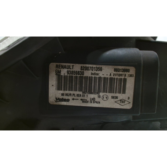 Phare droit Renault Trafic New (FL) (2006 - présent) Van 2.0 dCi 16V 115 (M9R-780)