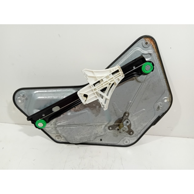Mécanisme de vitre arrière gauche Skoda Yeti (5LAC) (2009 - 2015) SUV 1.2 TSI 16V (CBZB)