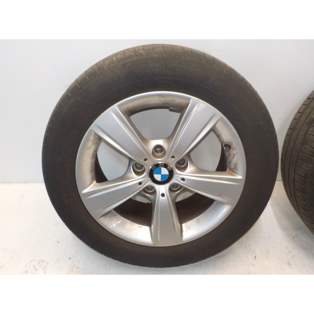 Jeu de roues 4 pcs. BMW 1 serie (F20) (2011 - 2015) Hatchback 5-drs 116i 1.6 16V (N13-B16A)