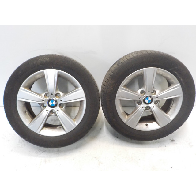 Jeu de roues 4 pcs. BMW 1 serie (F20) (2011 - 2015) Hatchback 5-drs 116i 1.6 16V (N13-B16A)