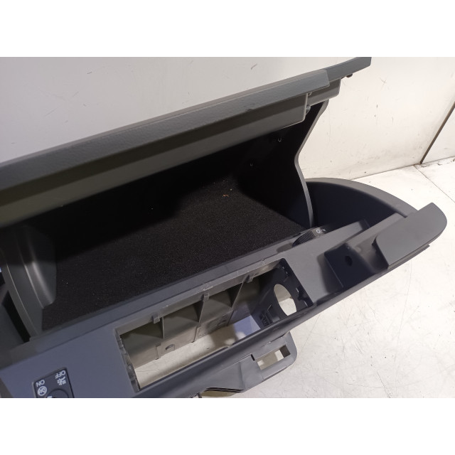 Boîte à gants Skoda Superb (3V3) (2015 - présent) Hatchback 2.0 TDI (DFCA)
