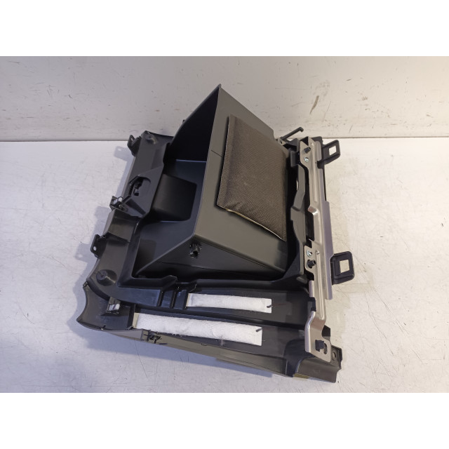 Boîte à gants Mazda 2 (DJ/DL) (2014 - 2017) Hatchback 1.5 SkyActiv-G 90 (P5Y8)