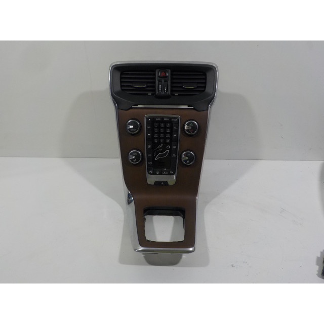 Console centrale Volvo V40 (MV) (2012 - 2014) 2.0 D4 20V (D5204T4)