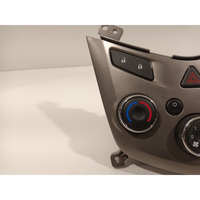 Panneau de commande - Chauffage Daewoo/Chevrolet Aveo (2011 - 2015) Hatchback 1.4 16V (A14XER)