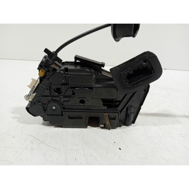 Verrouillage central électrique de porte à mécanisme de verrouillage avant droit Seat Leon (5FB) (2014 - présent) Hatchback 5-drs 1.4 TSI ACT 16V (CZEA)