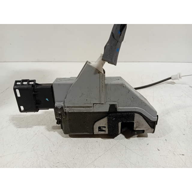 Verrouillage central électrique de porte à mécanisme de verrouillage arrière droit Peugeot 5008 I (0A/0E) (2009 - 2017) MPV 1.6 THP 16V (EP6CDT(5FV))