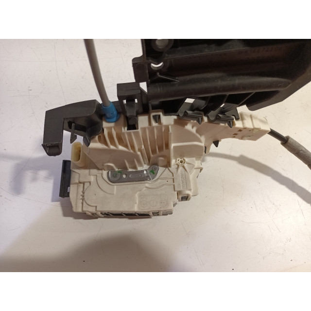 Verrouillage central électrique de porte à mécanisme de verrouillage arrière droit Mercedes-Benz ML III (166) (2011 - 2015) SUV 3.0 ML-350 BlueTEC V6 24V 4-Matic (OM642.826)