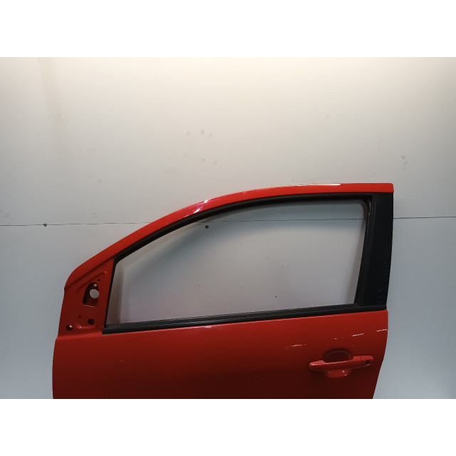 Porte avant gauche Toyota Aygo (B40) (2014 - 2018) Hatchback 1.0 12V VVT-i (1KR-FE)