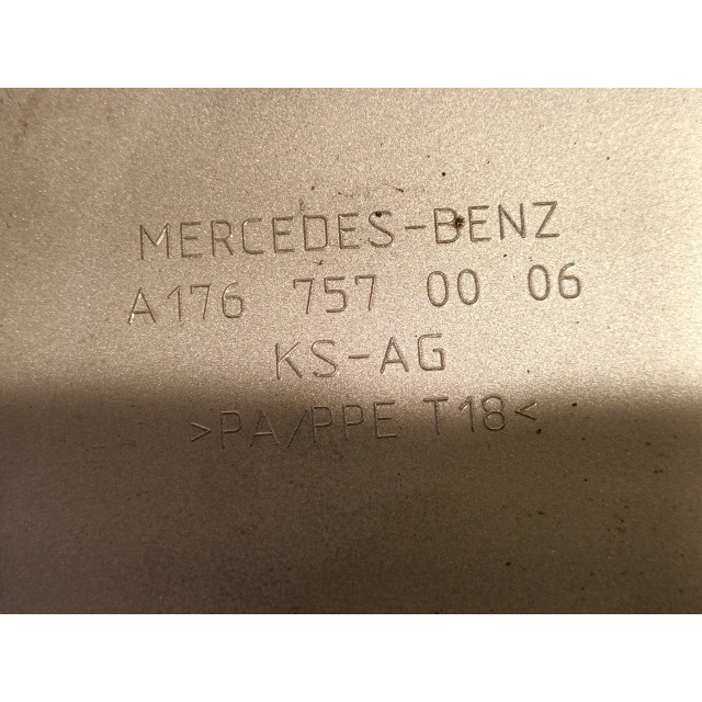Trappe de réservoir de carburant Mercedes-Benz A (W176) (2012 - 2018) Hatchback 1.6 A-180 16V (M270.910)