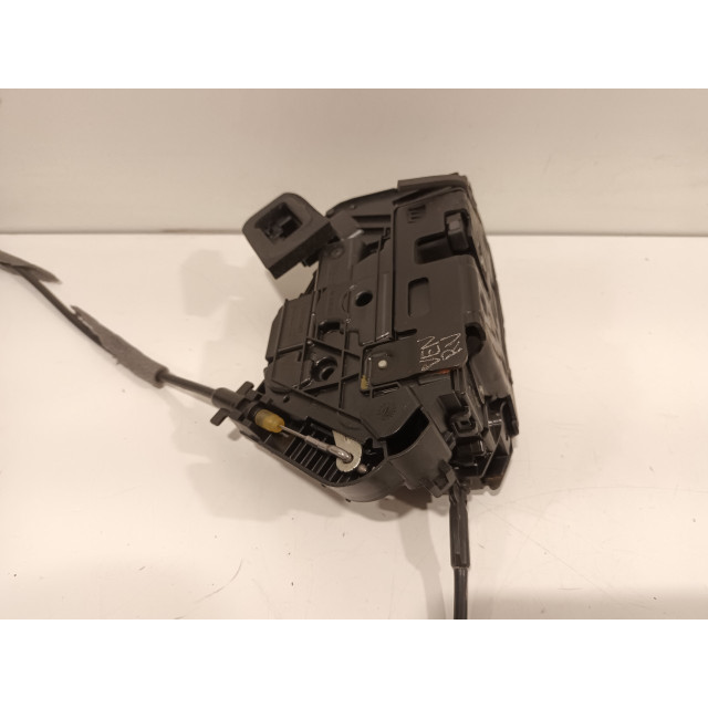 Verrouillage central électrique de porte à mécanisme de verrouillage avant droit Volkswagen Golf VII (AUA) (2017 - 2020) Hatchback 2.0 GTI 16V Performance Package (DLBA)