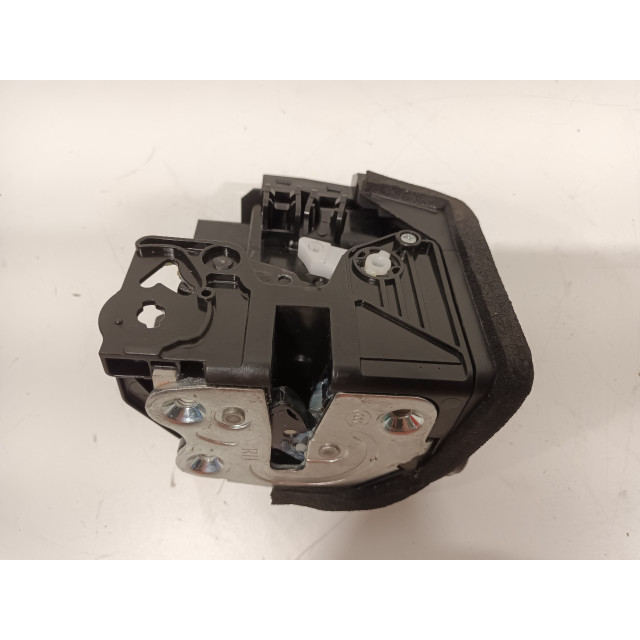 Verrouillage central électrique de porte à mécanisme de verrouillage avant droit Kia Picanto (JA) (2017 - présent) Hatchback 1.0 12V (G3LD)