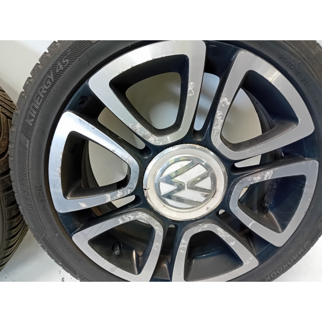 Jeu de roues 4 pcs. Volkswagen Up! (121) (2011 - 2020) Hatchback 1.0 12V 60 (CHYA)
