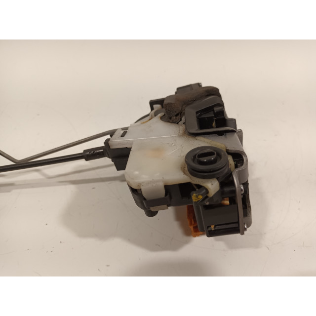 Verrouillage central électrique de porte à mécanisme de verrouillage arrière droit Opel Astra J Sports Tourer (PD8/PE8/PF8) (2014 - 2015) Combi 1.6 CDTI 16V (B16DTL(Euro 6))