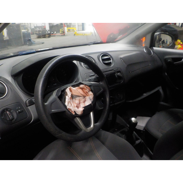 Aile avant gauche Seat Ibiza IV (6J5) (2009 - 2011) Hatchback 5-drs 1.2 12V (CGPB)