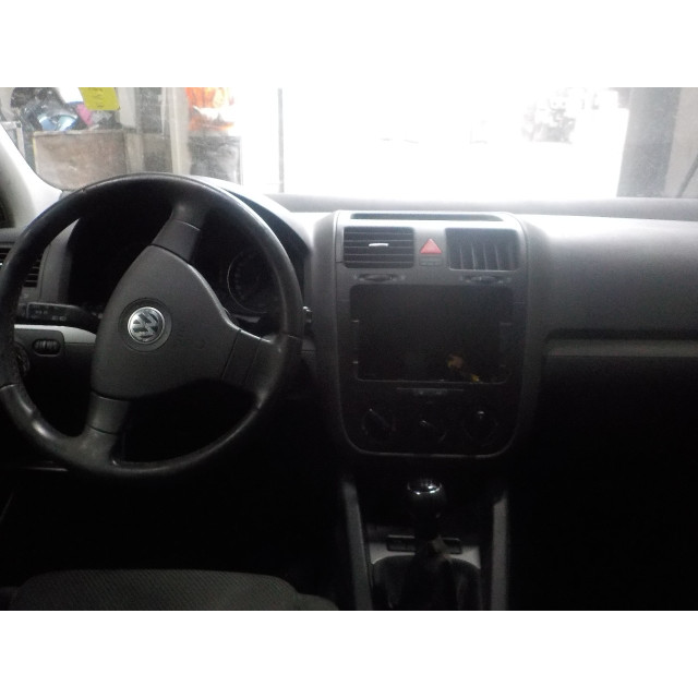 Pompe de climatisation Volkswagen Golf V (1K1) (2003 - 2008) Hatchback 1.6 FSI 16V (BLF(Euro 4))