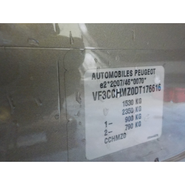 Mécanisme de vitre avant droit Peugeot 208 I (CA/CC/CK/CL) (2012 - 2019) Hatchback 1.2 Vti 12V PureTech 82 (EB2F(HMZ))