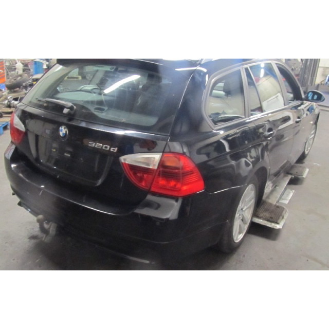 Bras de suspension arrière gauche BMW 3 serie Touring (E91) (2005 - 2012) Combi 320d 16V Corporate Lease (M47-D20(204D4))