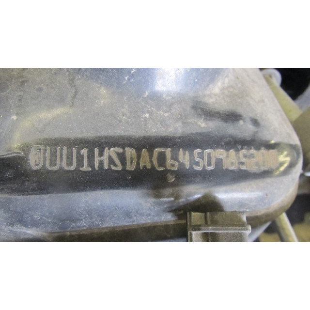 Bras de suspension avant droit Dacia Duster (HS) (2010 - 2018) SUV 1.5 dCi (K9K-896)