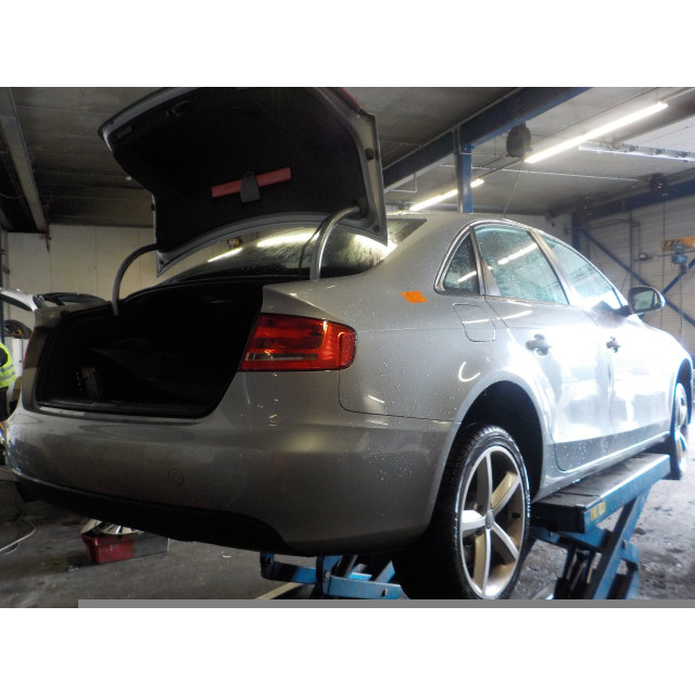 Ceinture de sécurité arrière droite Audi A4 (B8) (2008 - 2015) A4 Sedan 2.0 TFSI 16V (CDNB)