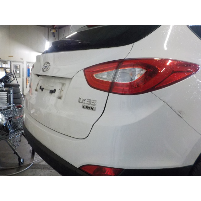 Feu arrière de porte de coffre - droit Hyundai iX35 (LM) (2010 - 2015) SUV 1.7 CRDi 16V (D4FD)