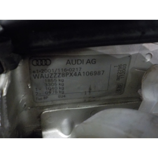 Rétroviseur extérieur droit à commande électrique Audi A3 (8P1) (2003 - 2010) Hatchback 3-drs 1.9 TDI (BKC)