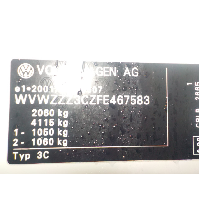 Lame de pare-chocs arrière Volkswagen Passat Variant (3G5) (2014 - présent) Combi 2.0 TDI 16V 150 (CRLB)