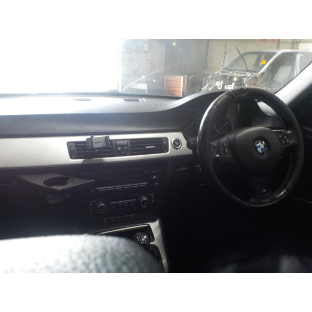 Porte arrière gauche BMW 3 serie (E90) (2007 - 2011) Sedan 318d 16V (N47-D20A)