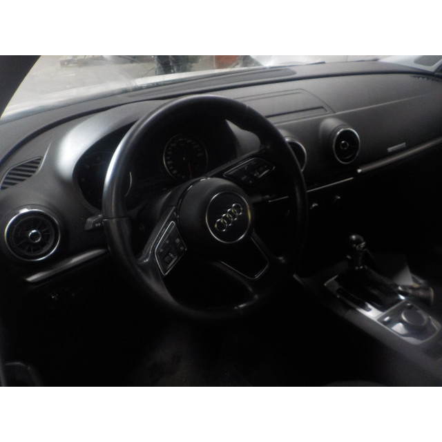 Panneau de commande - Chauffage Audi A3 Sportback (8VA/8VF) (2012 - 2020) Hatchback 5-drs 2.0 TDI 16V (CRBC)