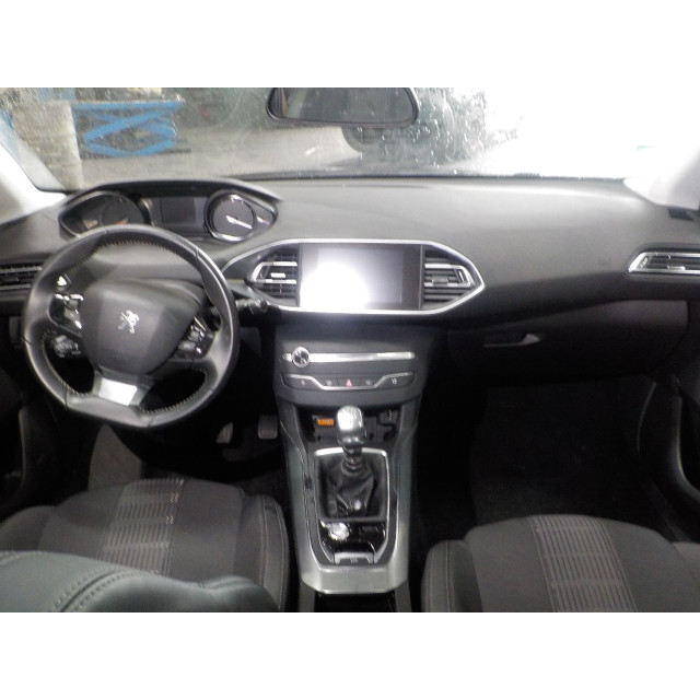 Radio Peugeot 308 (L3/L8/LB/LH/LP) (2014 - 2021) Hatchback 1.6 BlueHDi 100 (DV6FD(BHY))