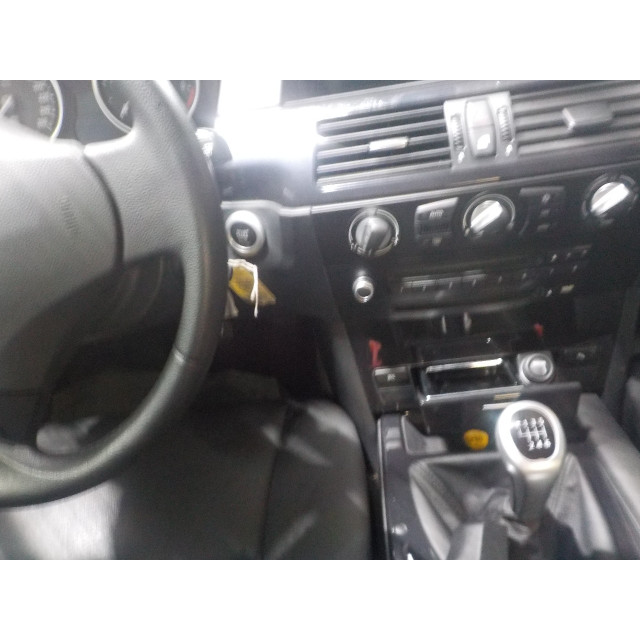 Airbag porte avant droite BMW 5 serie (E60) (2007 - 2009) Sedan 520d 16V (N47-D20A)