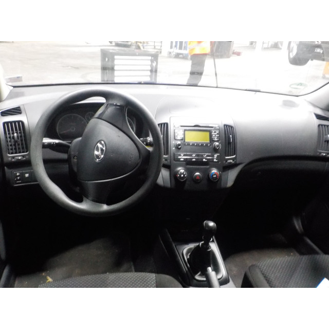 Étrier avant gauche Hyundai i30 (FD) (2007 - 2012) i30 Hatchback 1.4 CVVT 16V (G4FA)