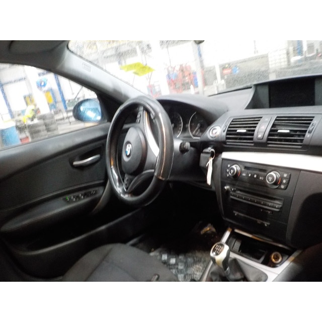 Lève-vitres électrique avant gouche BMW 1 serie (E87/87N) (2007 - 2011) Hatchback 5-drs 118d 16V (N47-D20C)