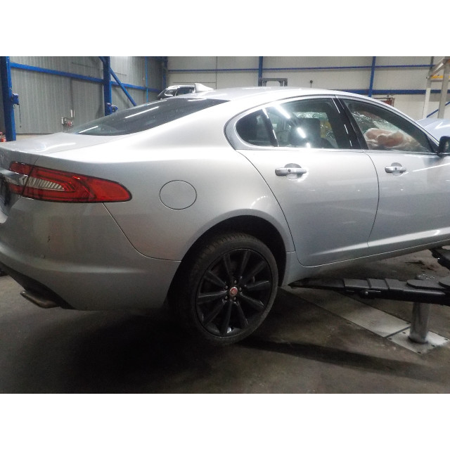 Rampe d'injection Jaguar XF (CC9) (2011 - 2015) Sedan 2.2 D 16V (224DT)