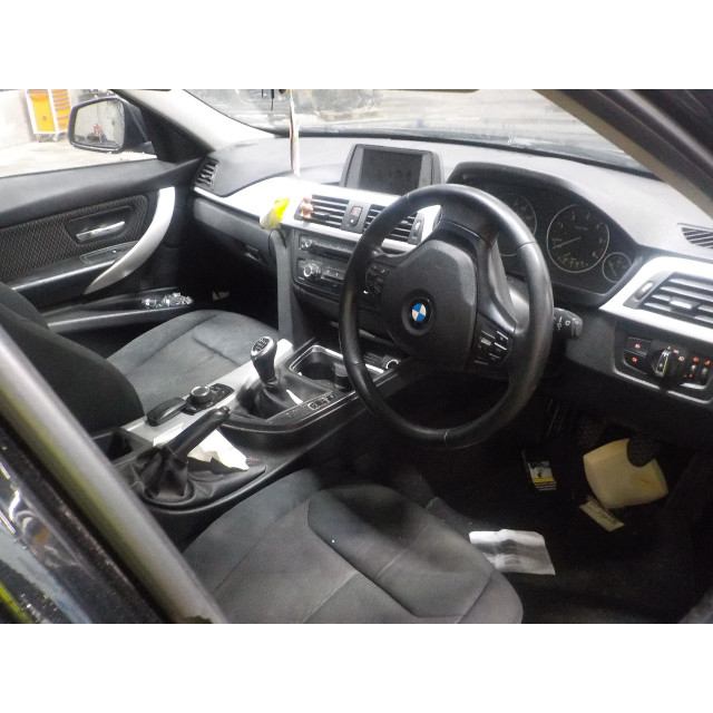 Lève-vitres électrique arrière gauche BMW 3 serie (F30) (2012 - 2018) Sedan 316d 2.0 16V (N47-D20C)