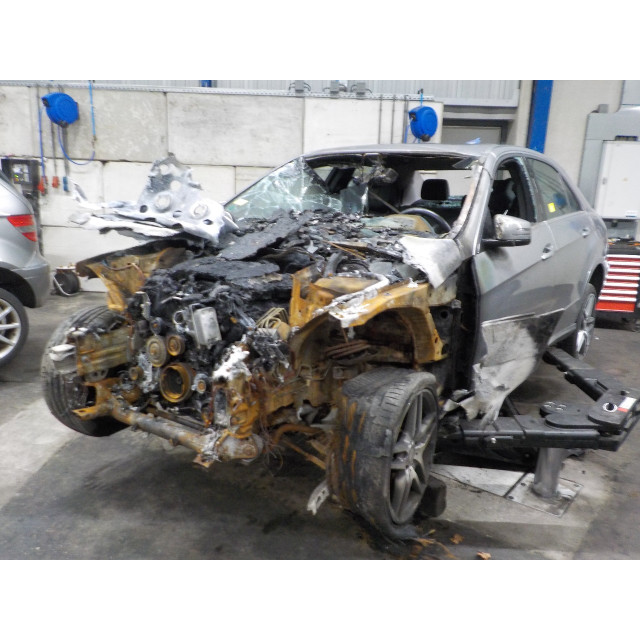 Ceinture de sécurité avant droite Mercedes-Benz E (W212) (2009 - 2011) Sedan E-350 CGI V6 24V BlueEfficiency (M272.983)