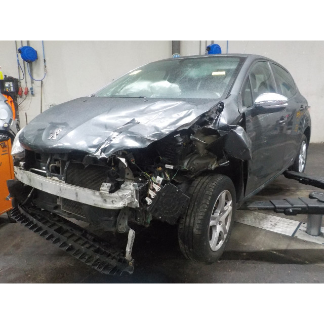 Rampe d'injection Peugeot 208 I (CA/CC/CK/CL) (2012 - 2019) Hatchback 1.2 Vti 12V PureTech 82 (EB2F(HMZ))
