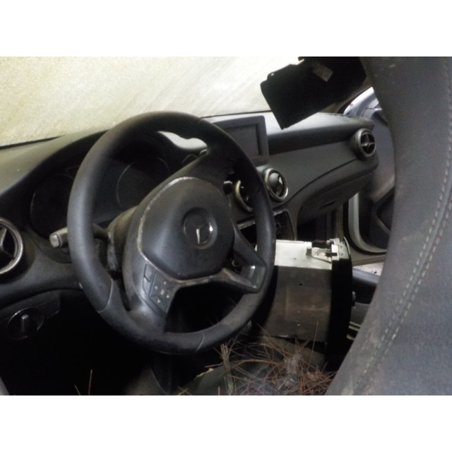 Mécanisme de vitre avant droit Mercedes-Benz CLA (117.3) (2013 - 2019) Sedan 1.6 CLA-200 16V (M270.910)