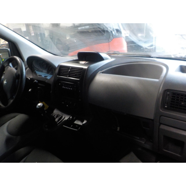 Rétroviseur extérieur droit à commande électrique Peugeot Expert (G9) (2008 - 2011) Van 2.0 HDi 120 (DW10UTED4(RHG))