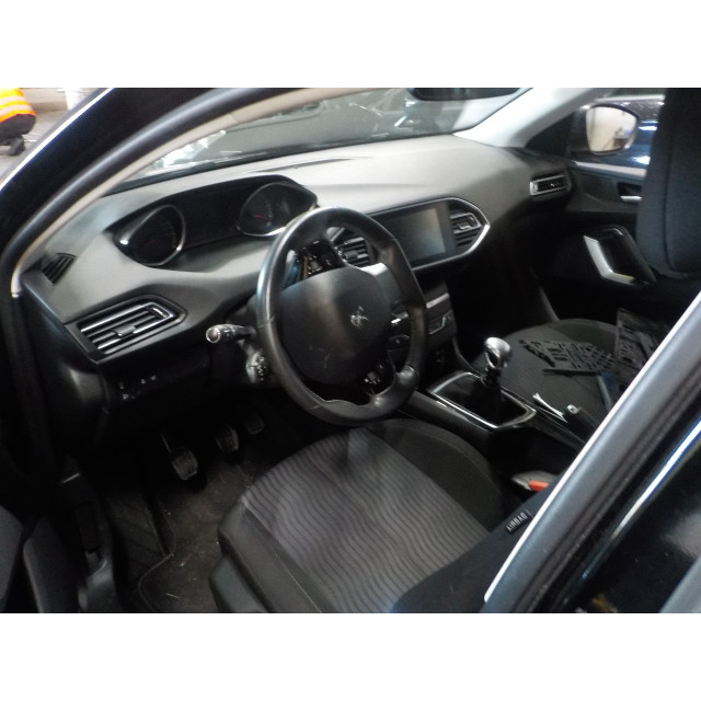 Verrou central électrique de porte à mécanisme de verrouillage arrière gauche Peugeot 308 SW (L4/L9/LC/LJ/LR) (2014 - 2021) Combi 5-drs 1.6 BlueHDi 120 (DV6FC(BHZ))