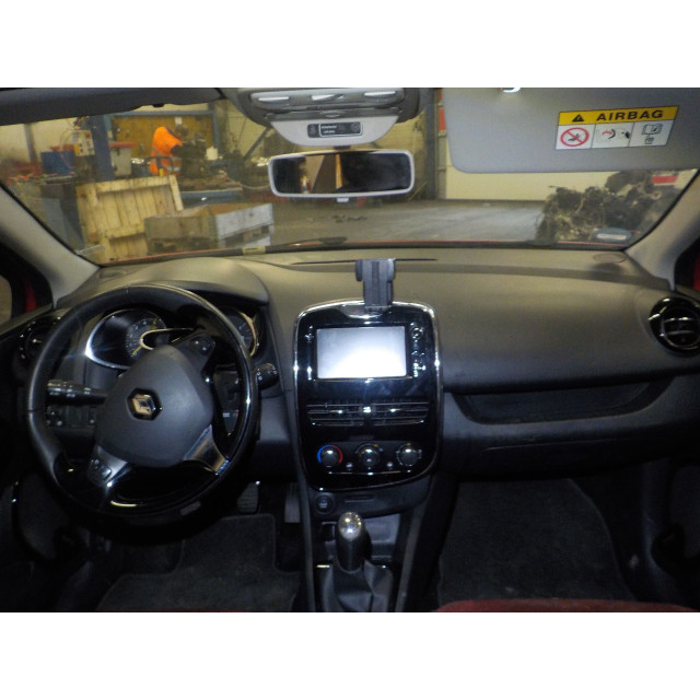 Charnière gauche de capot Renault Clio IV Estate/Grandtour (7R) (2012 - présent) Combi 5-drs 1.5 Energy dCi 90 FAP (K9K-608(K9K-B6))