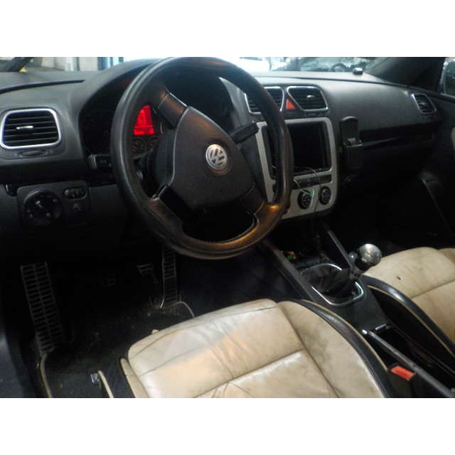 Feu arrière de porte de coffre - gauche Volkswagen Eos (1F7/F8) (2006 - 2008) Cabrio 2.0 FSI 16V (BVY(Euro 4))